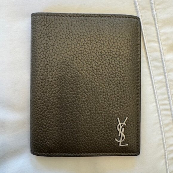 SAINT LAURENT CASSANDRE EAST/WEST WALLET IN GRAINED LEATHER